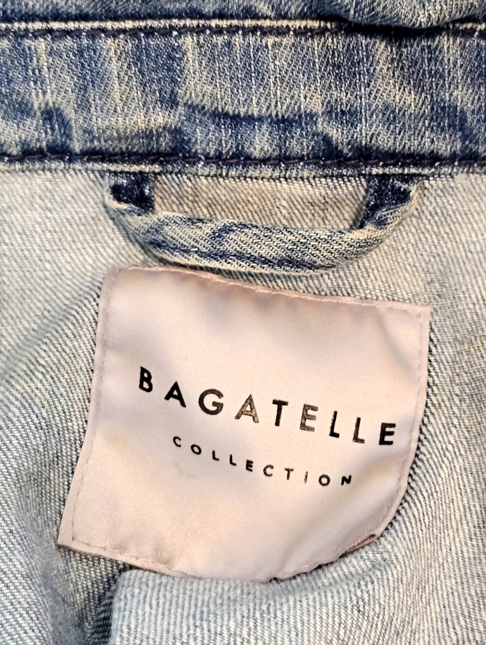 Oversized Denim Jacket Light Wash Button Front Classic Trucker Style Size S - Picture 10 of 10